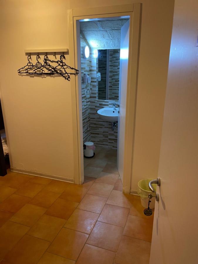 Sassi Low Cost Matera Bagian luar foto