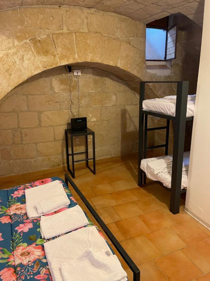 Sassi Low Cost Matera Bagian luar foto